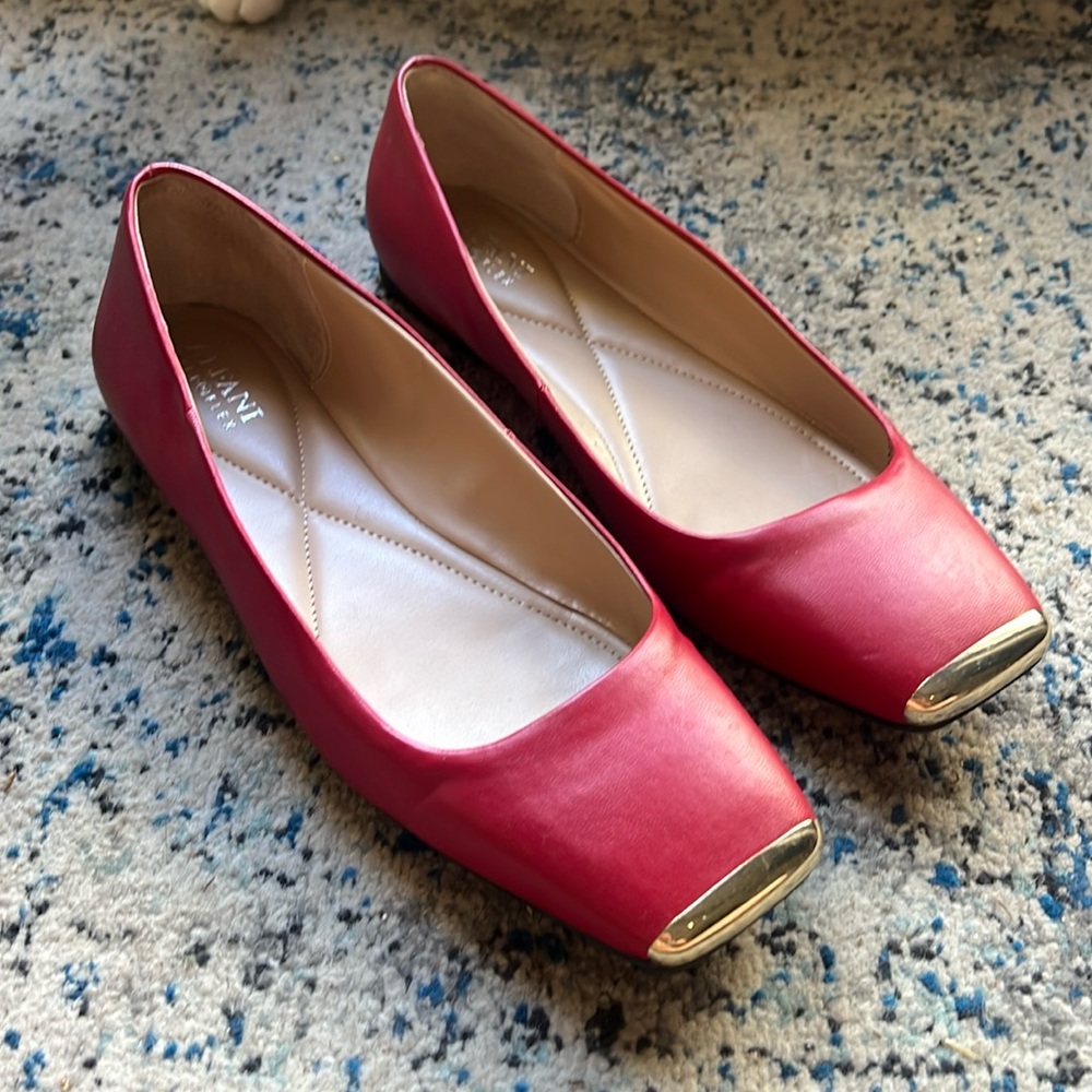 Alfani unique red flats. Size 9